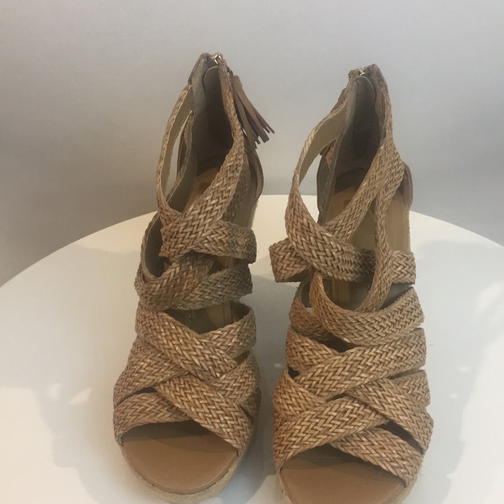 Dolce Vita Tan Wedge size 10